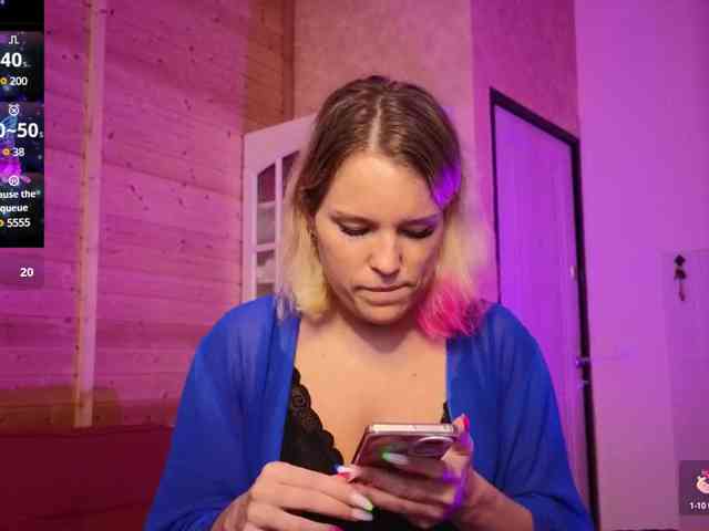 Findom_Lady_Shine webcam