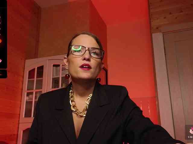 Findom_Lady_Shine webcam