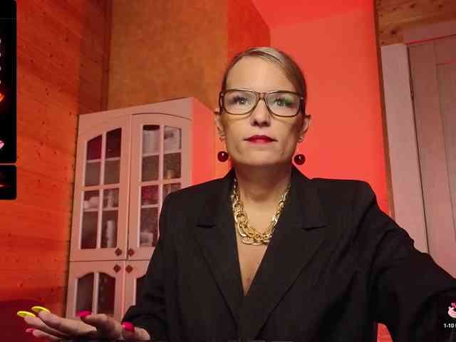 Findom_Lady_Shine webcam