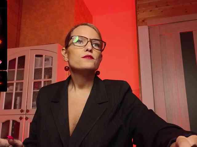 Findom_Lady_Shine webcam