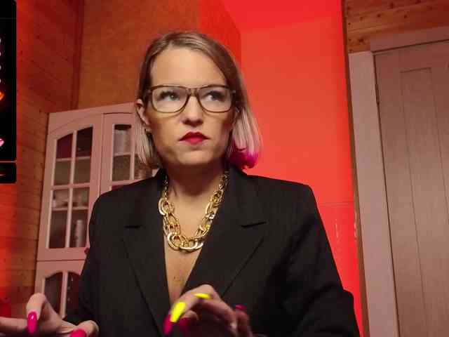 Findom_Lady_Shine webcam