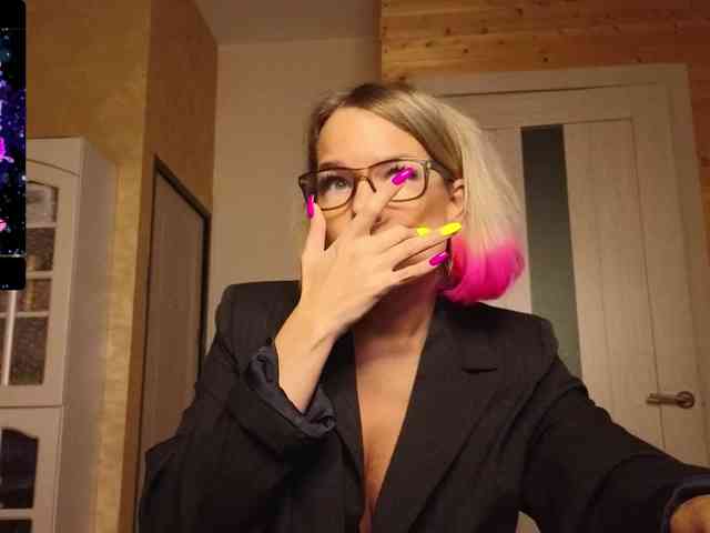 Findom_Lady_Shine webcam