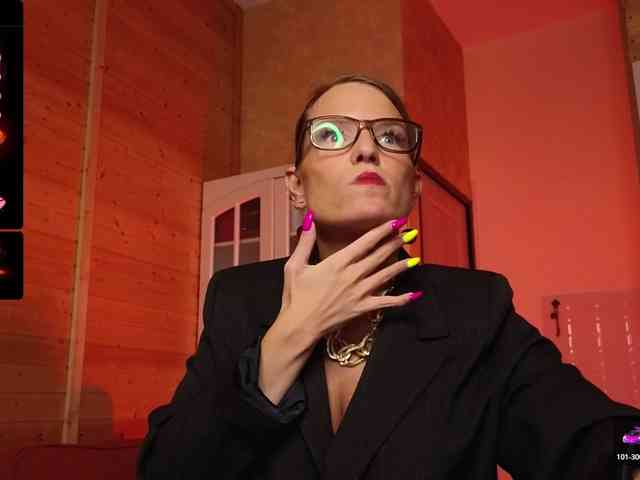 Findom_Lady_Shine webcam