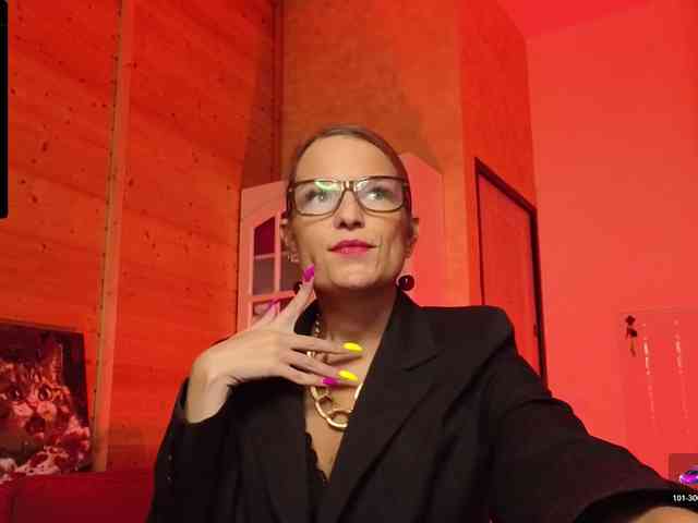 Findom_Lady_Shine webcam