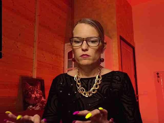 Findom_Lady_Shine webcam