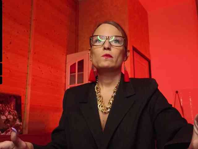 Findom_Lady_Shine webcam