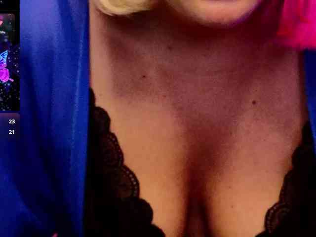 Findom_Lady_Shine webcam