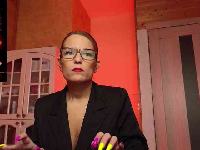 Findom_Lady_Shine webcam