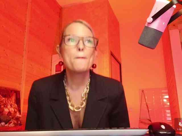 Findom_Lady_Shine webcam