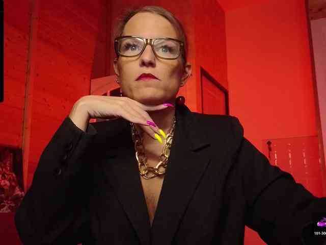 Findom_Lady_Shine webcam