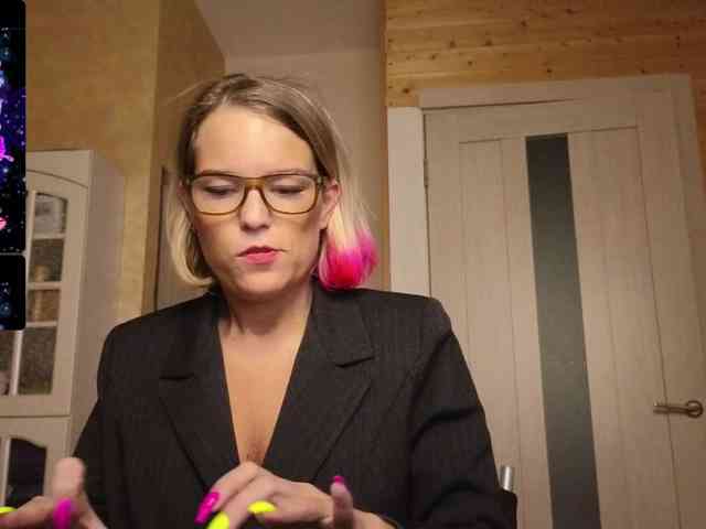 Findom_Lady_Shine webcam
