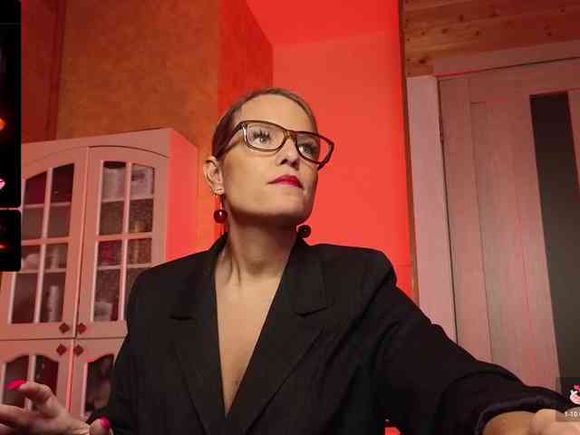 Findom_Lady_Shine webcam