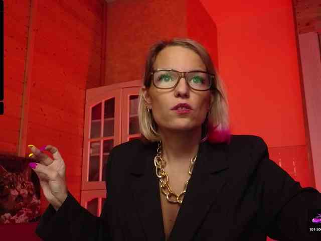 Findom_Lady_Shine webcam