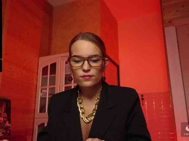 Findom_Lady_Shine webcam