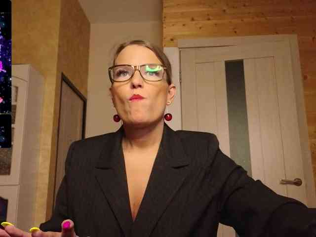 Findom_Lady_Shine webcam