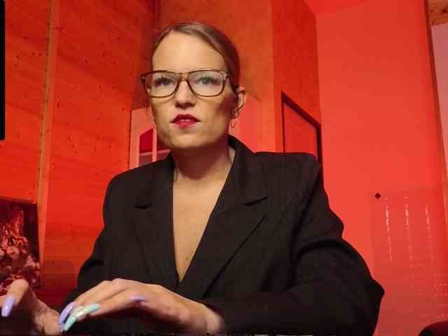 Findom_Lady_Shine webcam