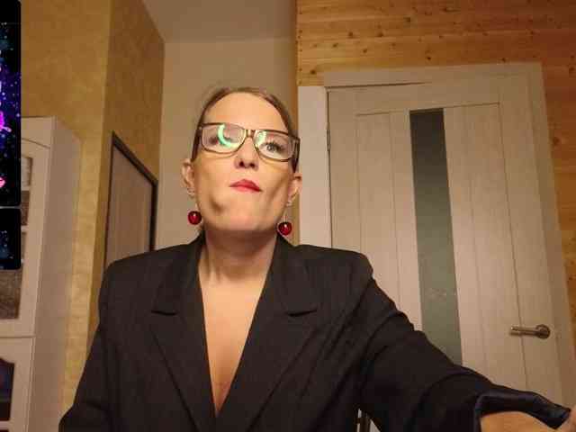 Findom_Lady_Shine webcam