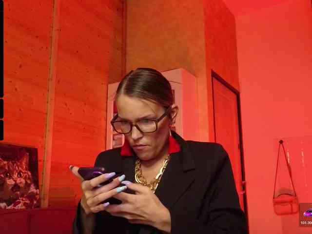 Findom_Lady_Shine webcam