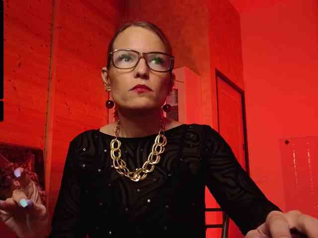 Findom_Lady_Shine webcam