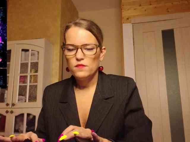 Findom_Lady_Shine webcam