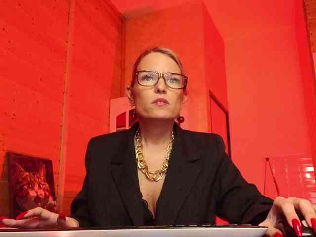 Findom_Lady_Shine webcam