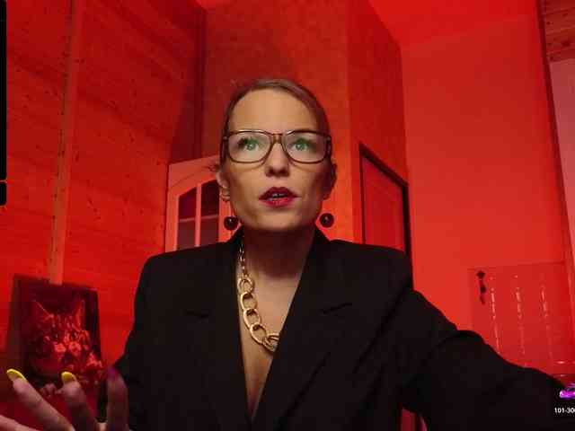 Findom_Lady_Shine webcam