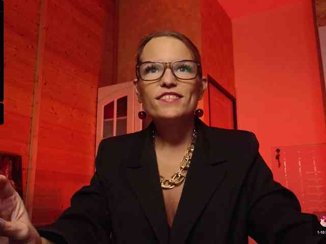 Findom_Lady_Shine webcam