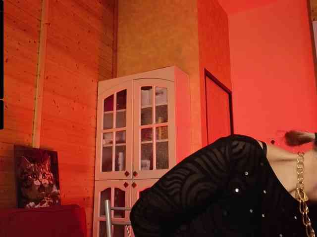 Findom_Lady_Shine webcam