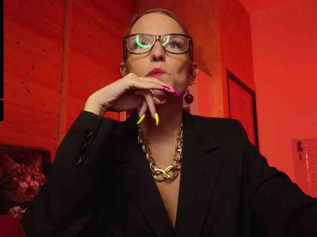 Findom_Lady_Shine webcam