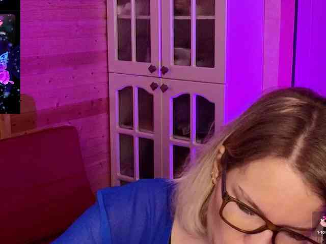Findom_Lady_Shine webcam