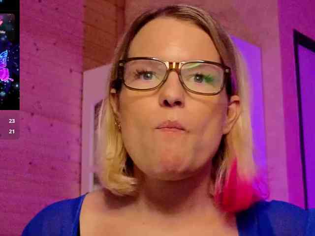 Findom_Lady_Shine webcam