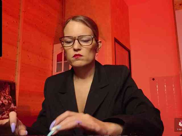 Findom_Lady_Shine webcam