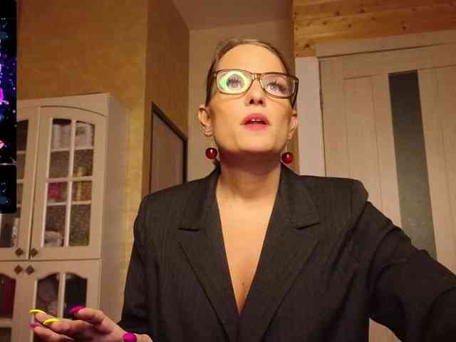 Findom_Lady_Shine webcam