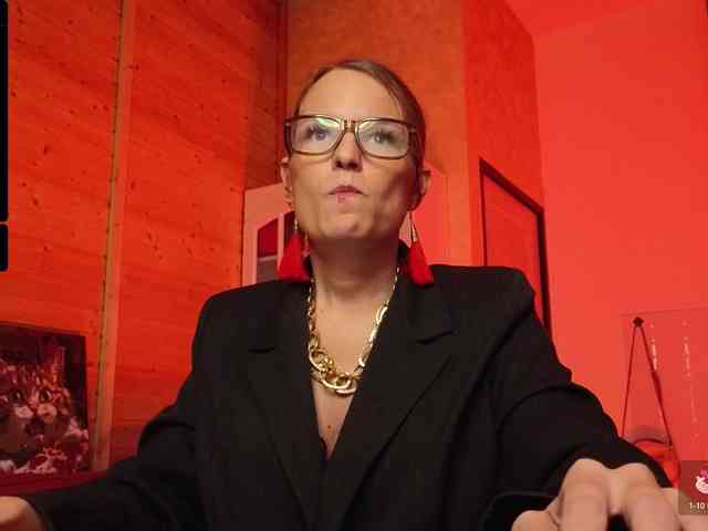 Findom_Lady_Shine webcam