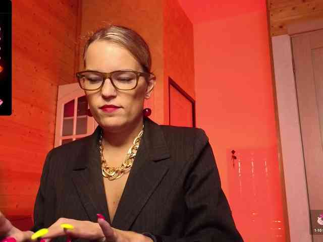 Findom_Lady_Shine webcam