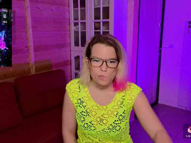 Findom_Lady_Shine webcam