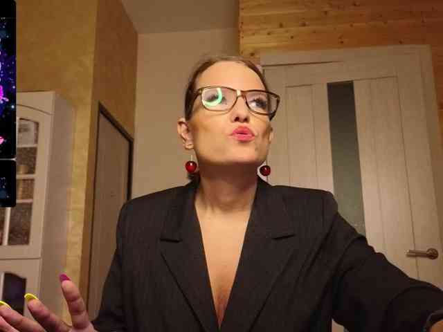 Findom_Lady_Shine webcam