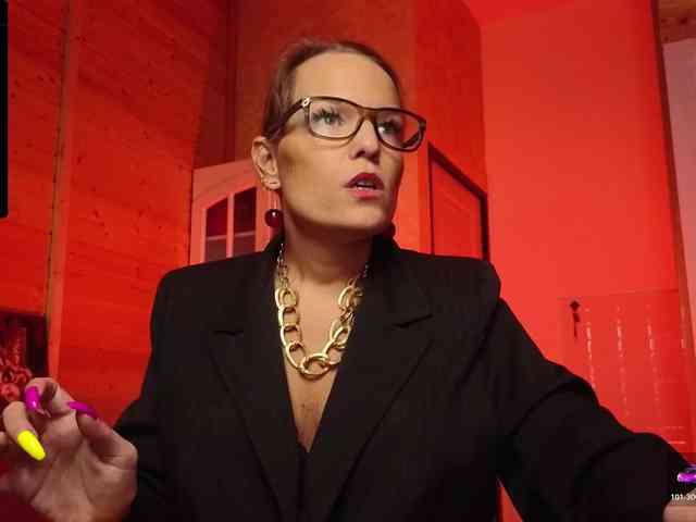 Findom_Lady_Shine webcam