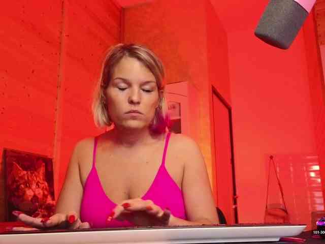 Findom_Lady_Shine webcam