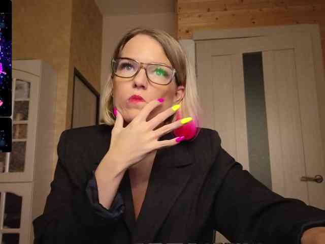 Findom_Lady_Shine webcam