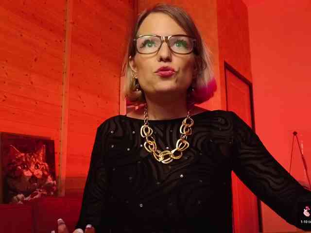 Findom_Lady_Shine webcam