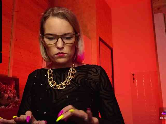 Findom_Lady_Shine webcam