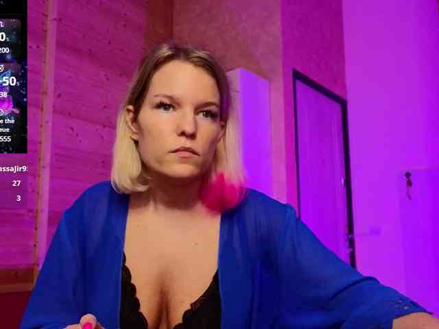 Findom_Lady_Shine webcam