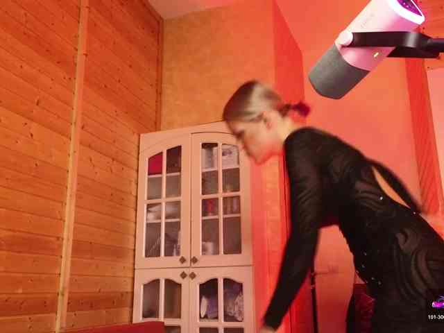 Findom_Lady_Shine webcam