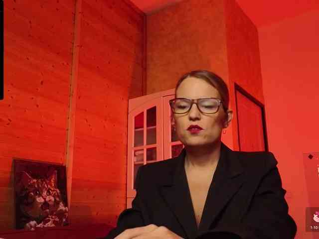 Findom_Lady_Shine webcam