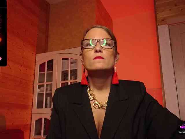 Findom_Lady_Shine webcam