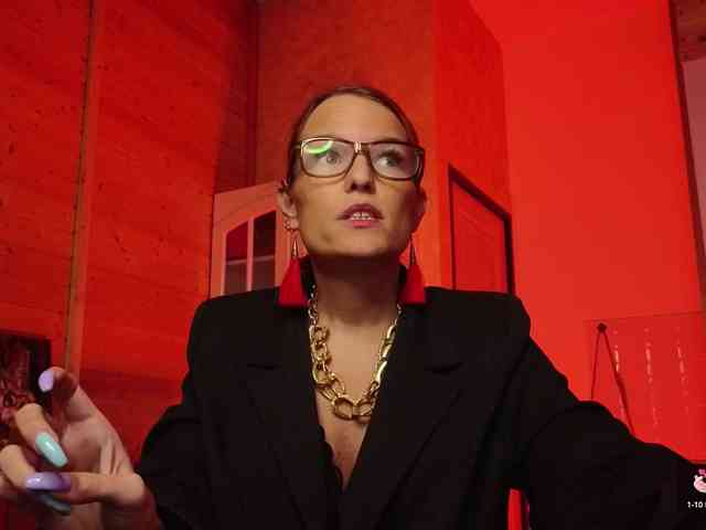 Findom_Lady_Shine webcam