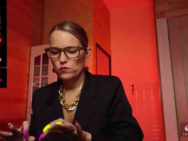 Findom_Lady_Shine webcam