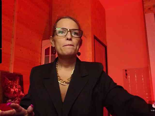 Findom_Lady_Shine webcam