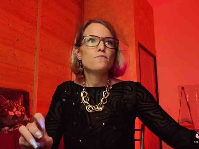 Findom_Lady_Shine webcam